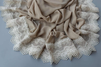 Flowery Net Elegance - Shawl